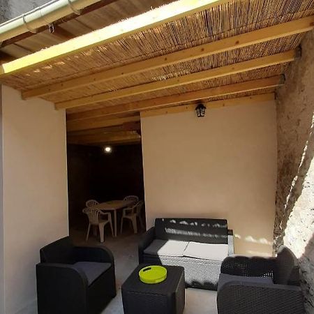 Petite maison de village située entre lacs, cascades et montagnes Virieu-le-Grand Extérieur photo