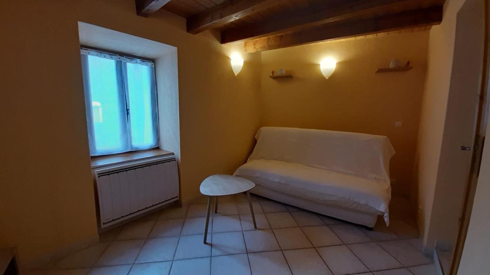 Petite maison de village située entre lacs, cascades et montagnes Virieu-le-Grand Extérieur photo